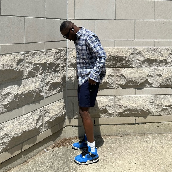 Giacomo Plaid Twill Button-Up Flannel
Size: M
color: Blue - Picture 6 of 6